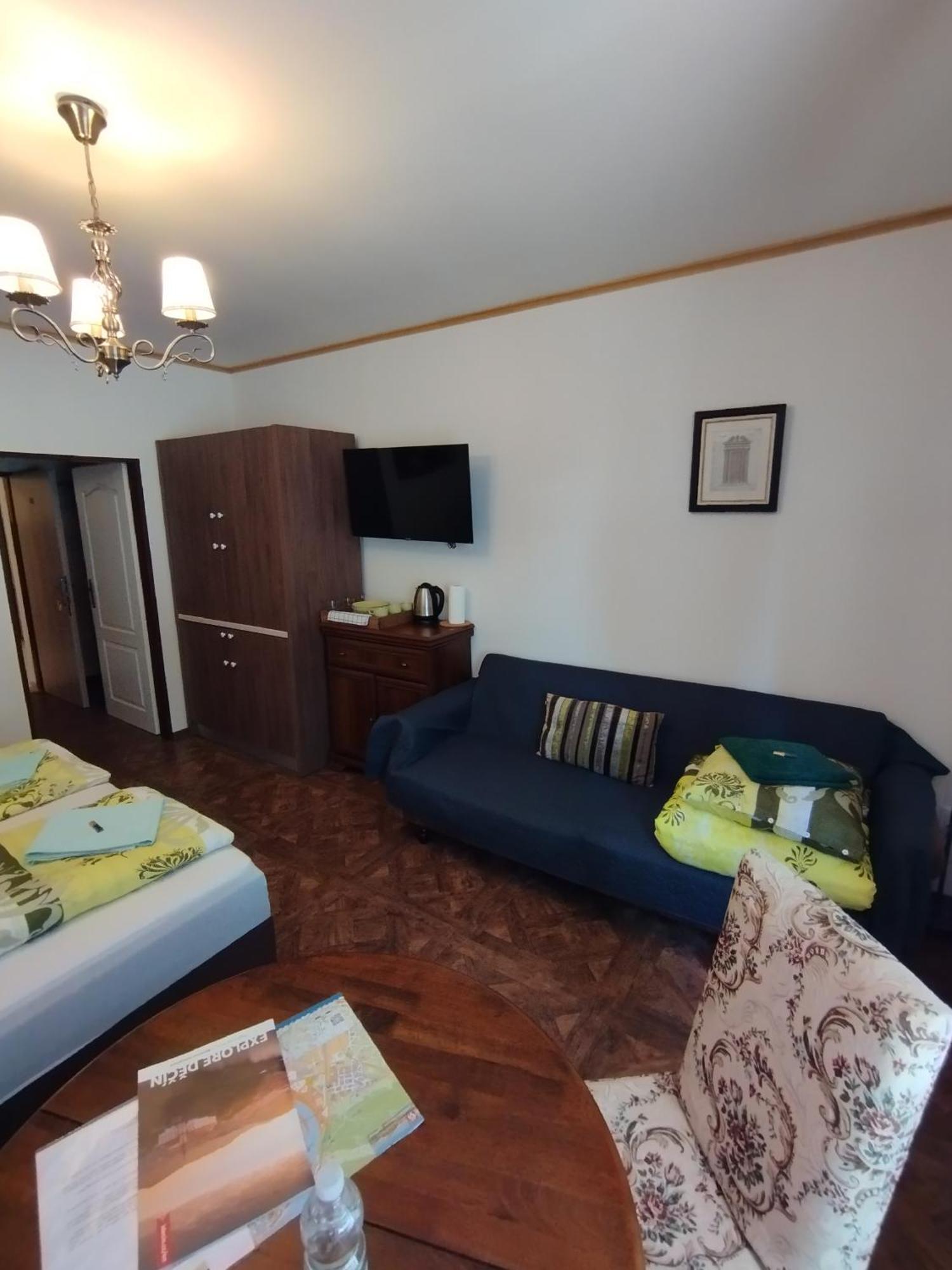 Bynovecky Zamecek Hotel Luaran gambar