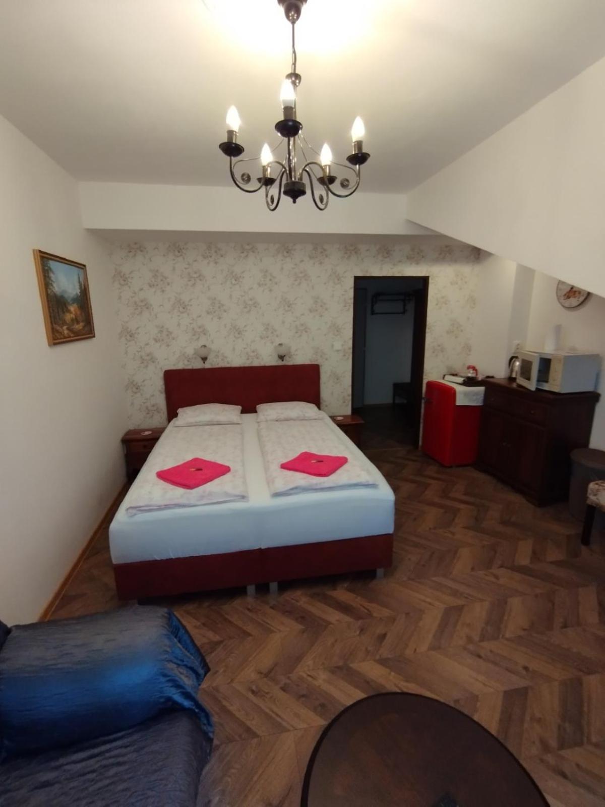 Bynovecky Zamecek Hotel Luaran gambar