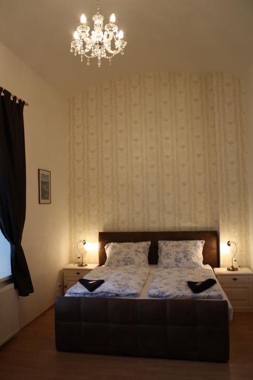 Bynovecky Zamecek Hotel Luaran gambar